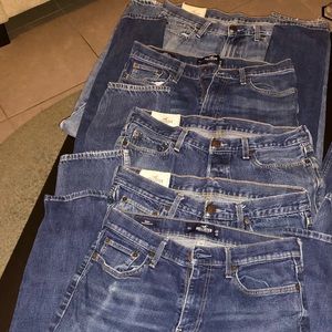 5 pairs of men’s Hollister jeans